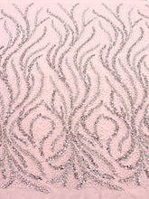 Dantela Couture Argintie pe Tulle Roz cu Perle, Margele si Paiete