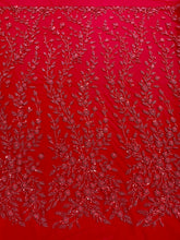 Piros Couture csipke virágmintával, gyöngyökkel, gyöngyöcskékkel és flitterekkel