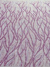 Dantela Couture Levendula gyöngyökkel, gyöngysorokkal és flitterekkel