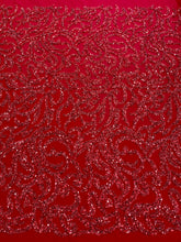 Piros Couture csipke geometriai mintával, gyöngyökkel és flitterekkel