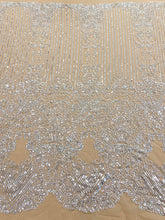 Dantela Couture Argintie pe Tulle Nude cu Model Geometric, cu Perle, Margele si Paiete