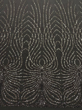 Dantela Couture Fucsia gyöngyökkel, gyöngyökkel és flitterekkel díszített panellel