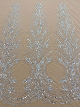 Dantela Couture Diamond panellel, gyöngyökkel, gyöngyöcskékkel és flitterekkel