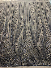 Fekete Couture Csipke Lineáris Mintával, Gyöngyökkel, Gyöngyöcskékkel és Flitterekkel