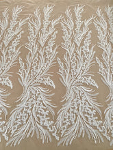 Dantela Couture Ivory cu Model Floral, cu Perle, Margele si Paiete