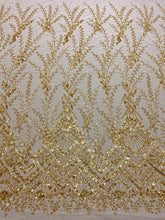 Aranyszínű Couture Csipke Geometriai Mintával, Gyöngyökkel és Flitterekkel