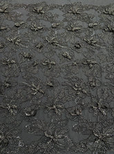 Csipke Couture 3D antracitszürke virágokkal, gyöngyökkel és flitterekkel