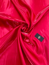 Satin Lichid Fix Rosu Aprins