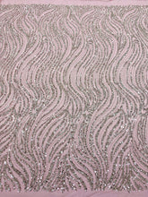 Ezüst Couture Csipke rózsaszín tülllel, lineáris mintával, gyöngyökkel és flitterekkel