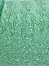 Dantela Couture Mentazöld Geometriai Mintával és Virágokkal, Gyöngyökkel és Flitterekkel