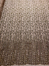 Dantela Couture Antik Arany Lineáris Mintával és Levélmintával, Gyöngyökkel és Flitterekkel