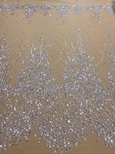 Dantela Couture Argintie pe Tulle Nude, cu Siraguri, cu Margele si Paiete