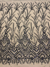 Fekete Couture Csipke Panellel, Gyöngyökkel, Gyöngyökkel és Flitterekkel