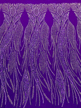 Sötétlila Couture Csipke Panellel, Gyöngyökkel, Gyöngyökkel és Flitterekkel