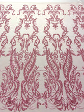 Dantela Couture rózsaszín geometriai mintával, gyöngyökkel és flitterekkel