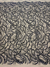 Fekete Couture Csipke Panellel, Gyöngyökkel, Gyöngyökkel és Flitterekkel