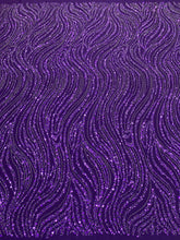 Sötétlila Couture csipke lineáris mintával, gyöngyökkel és flitterekkel