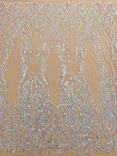 Dantela Couture Argintie pe Tulle Nude cu Panou, cu Margele si Paiete