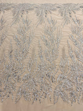 Ezüst Couture Csipke Levélmintával, Gyöngyökkel, Gyöngyökkel és Flitterekkel