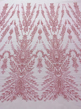 Dantela Couture Roz cu Model Simetric, cu Margele si Paiete