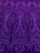 Sötétlila Couture csipke geometriai mintával, gyöngyökkel és flitterekkel