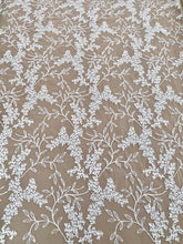 Dantela Couture Ivory virágmintás, gyöngyökkel és flitterekkel