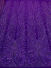 Sötétlila Couture Csipke Panellel, Gyöngyökkel, Gyöngyökkel és Flitterekkel