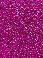 Dantela Couture Fucsia gyöngyökkel, gyöngyökkel és flitterekkel díszített panellel