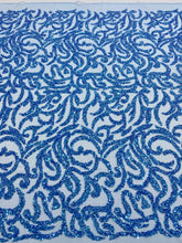 Dantela Couture Égkék Geometriai Mintával, Gyöngyökkel és Flitterekkel