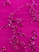 Dantela Couture Fucsia gyöngyökkel, gyöngyökkel és flitterekkel