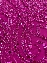 Dantela Couture Fucsia geometriai mintával, gyöngyökkel, gyöngyöcskékkel és flitterekkel