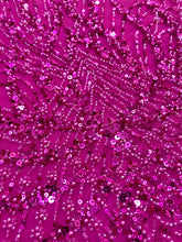 Dantela Couture Fucsia gyöngyökkel, gyöngyökkel és flitterekkel díszített panellel