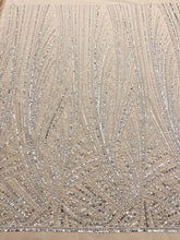 Dantela Couture Argintie cu Model Liniar, cu Perle, Margele si Paiete