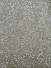 Dantela Couture Ivory virágmintás, gyöngyökkel és flitterekkel