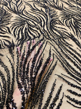 Fekete Couture Csipke Gyöngyökkel és Flitterekkel