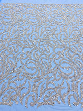 Ezüst Couture Csipke Kék Tüllön Panellel, Gyöngyökkel, Gyöngyökkel és Flitterekkel