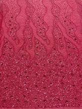 Dantela Couture Korallrózsaszín Geometriai Mintával és Virágokkal, Gyöngyökkel és Flitterekkel