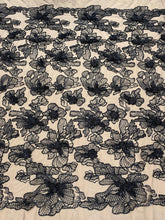 Csipke Couture 3D antracitszürke virágokkal, gyöngyökkel és flitterekkel