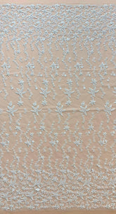 Csillagmintás csipke kristályokkal, gyöngyház gyöngyökkel és flitterekkel