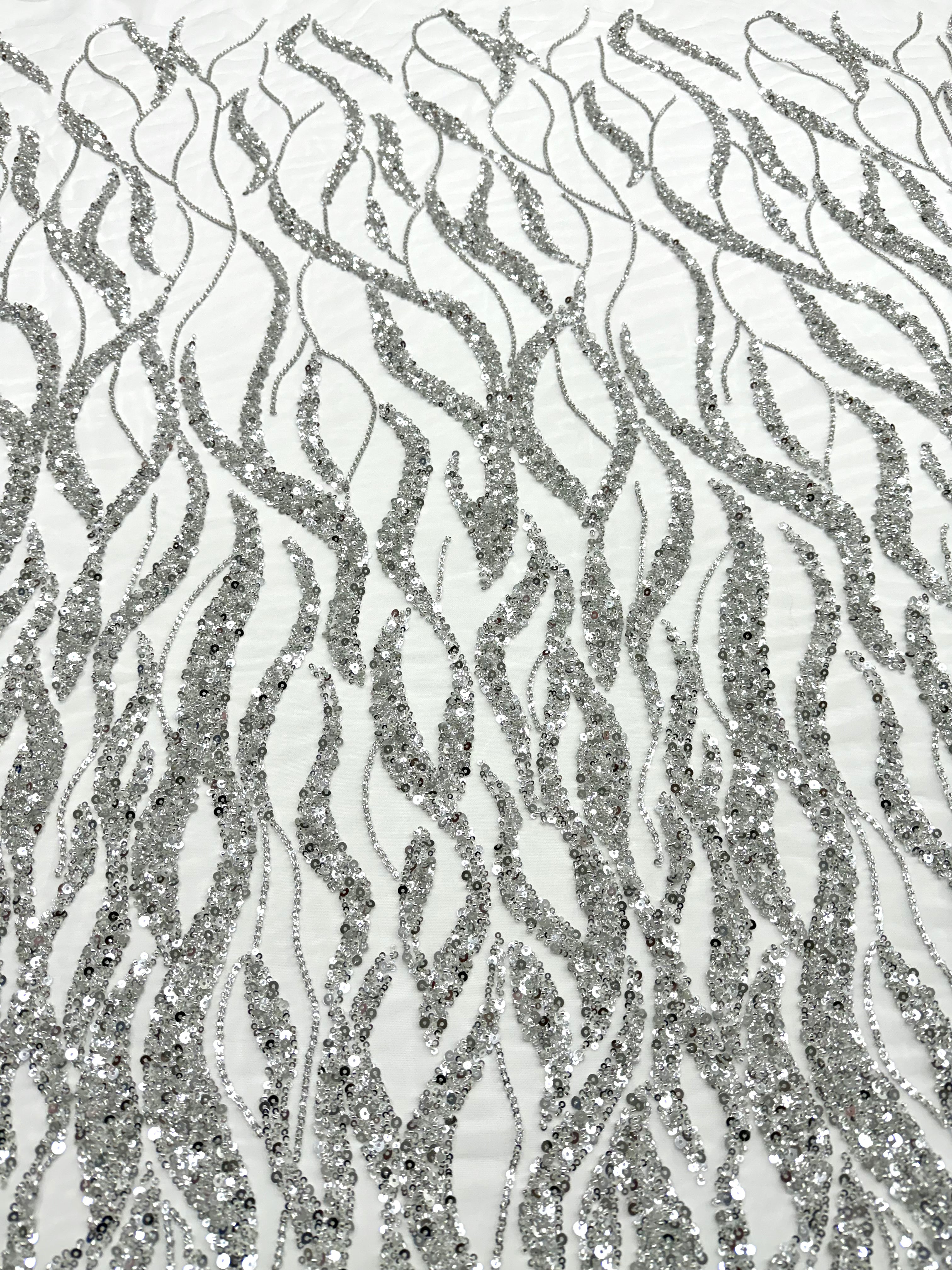 Dantela Couture Argintie pe Tulle Ivory cu Siraguri, cu Margele si Paiete