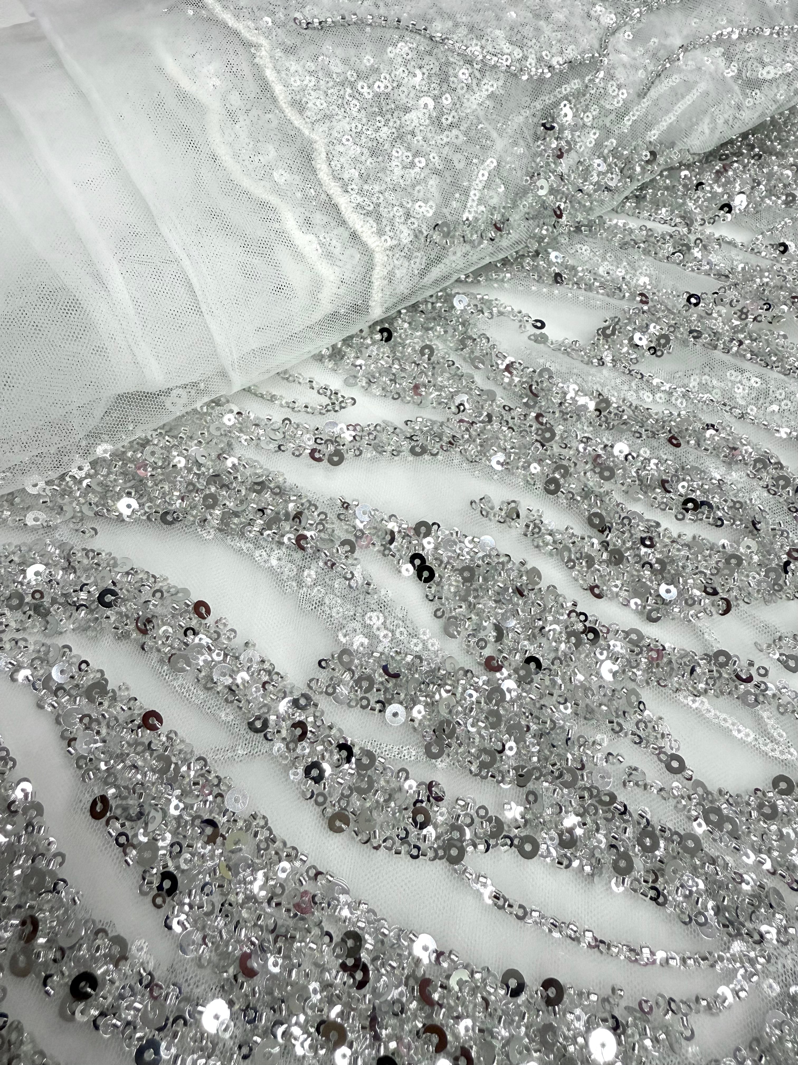 Dantela Couture Argintie pe Tulle Ivory cu Siraguri, cu Margele si Paiete