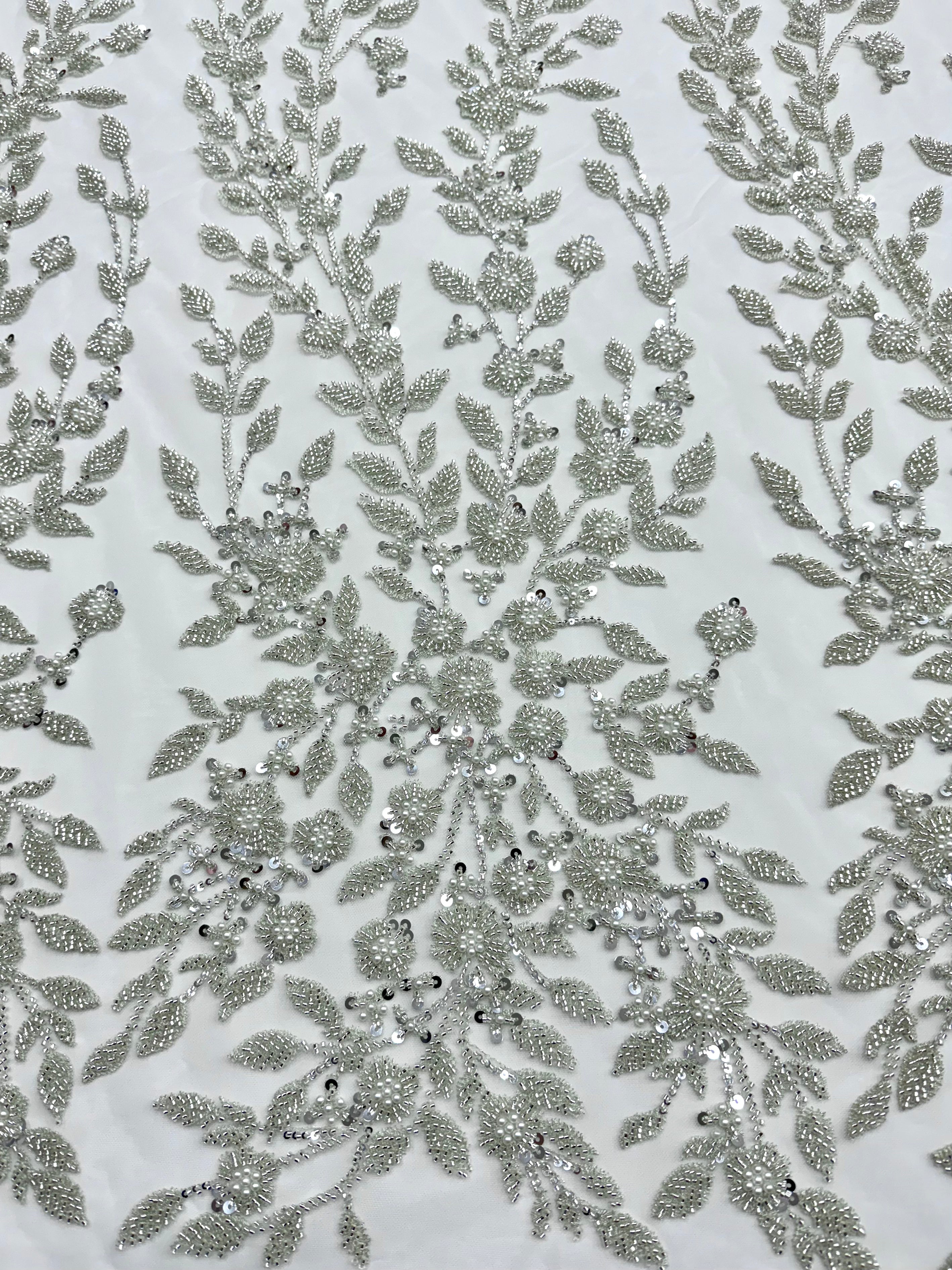 Dantela Couture Argintie pe Tulle Ivory cu Model Floral, Perle, Margele si Paiete