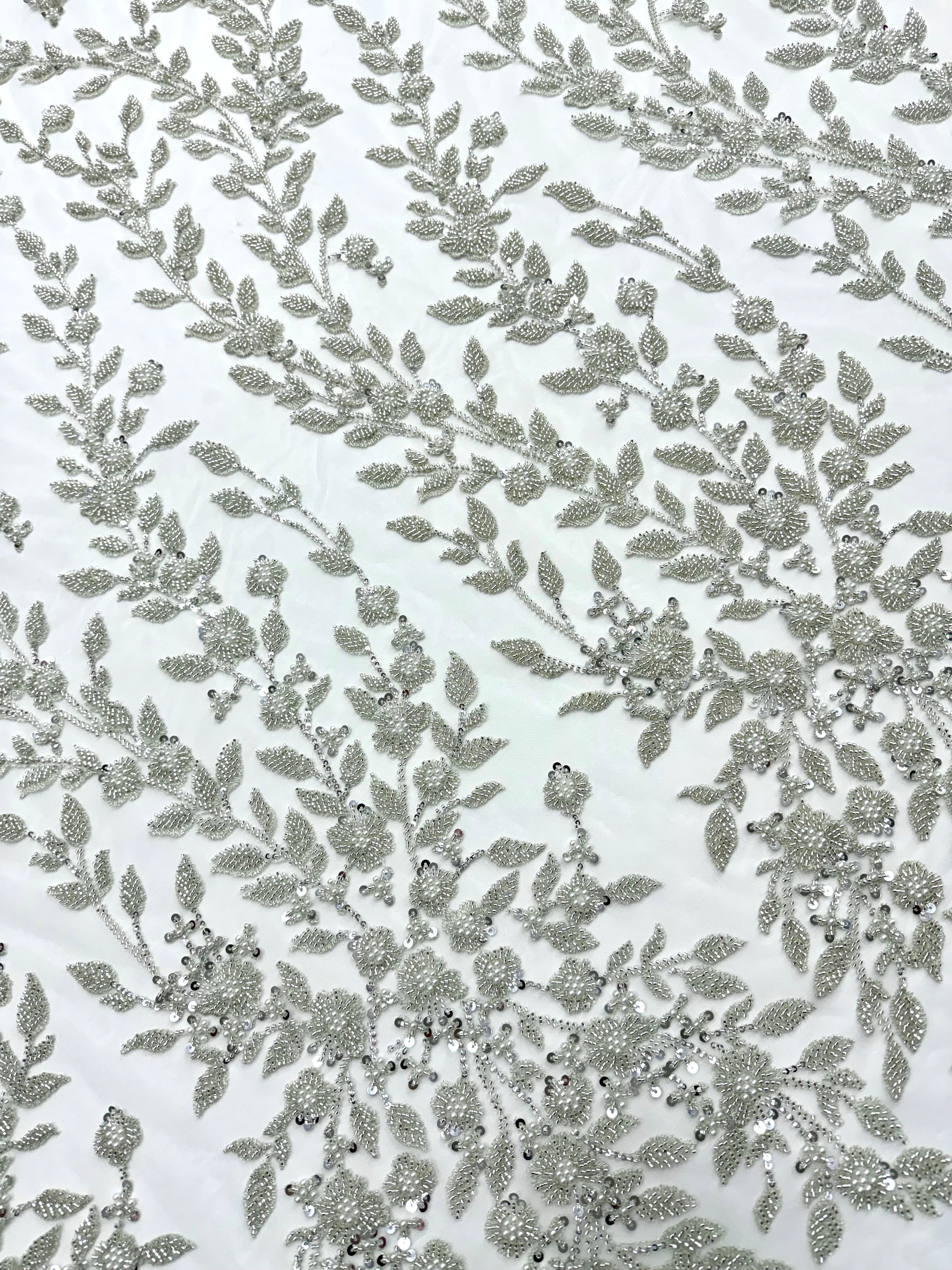 Dantela Couture Argintie pe Tulle Ivory cu Model Floral, Perle, Margele si Paiete