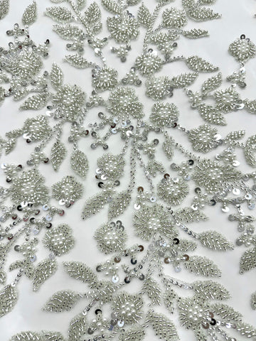 Dantela Couture Argintie pe Tulle Ivory cu Model Floral, Perle, Margele si Paiete