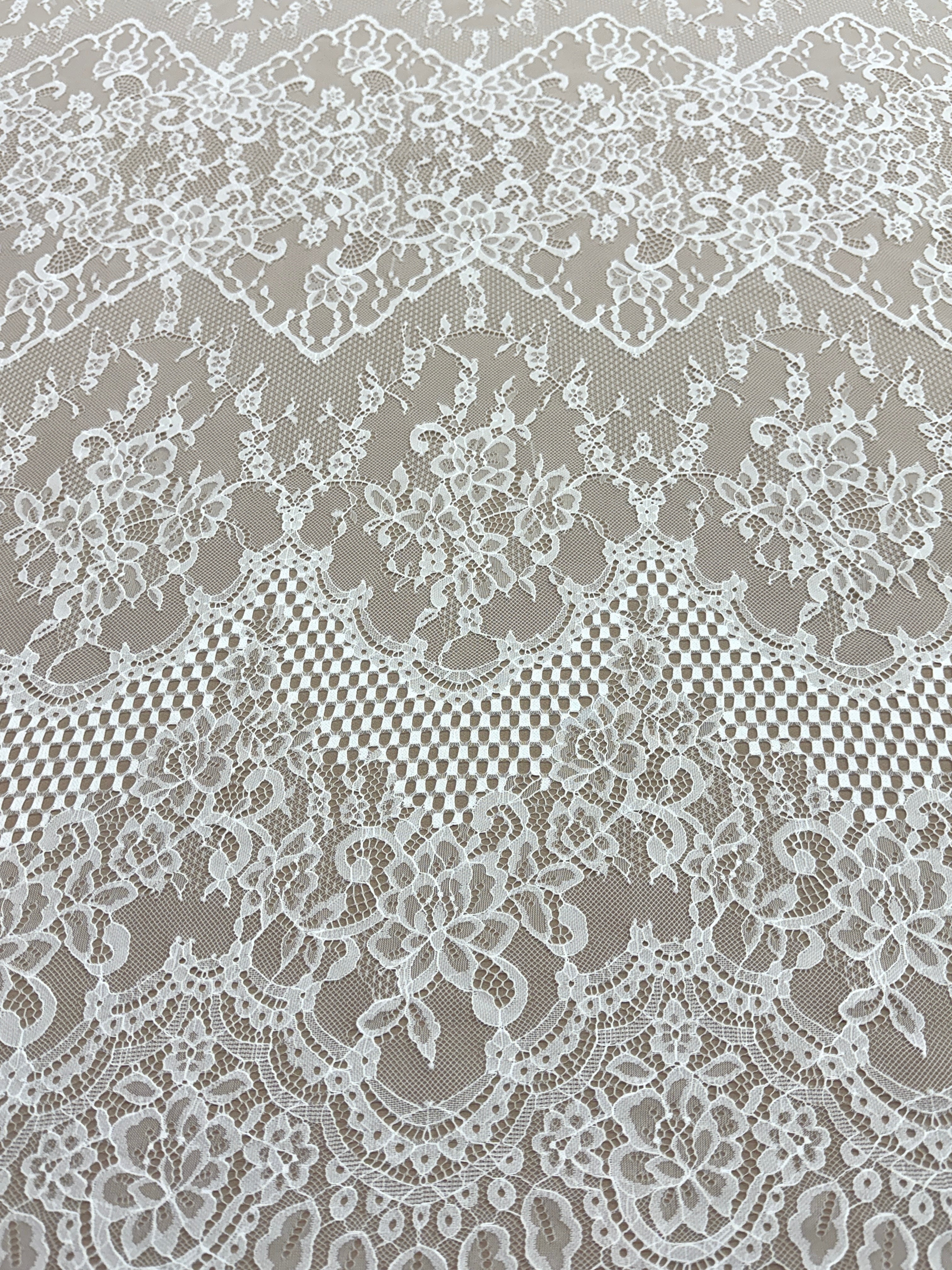 Dantela Chantilly Ivory - Cupon 3 m