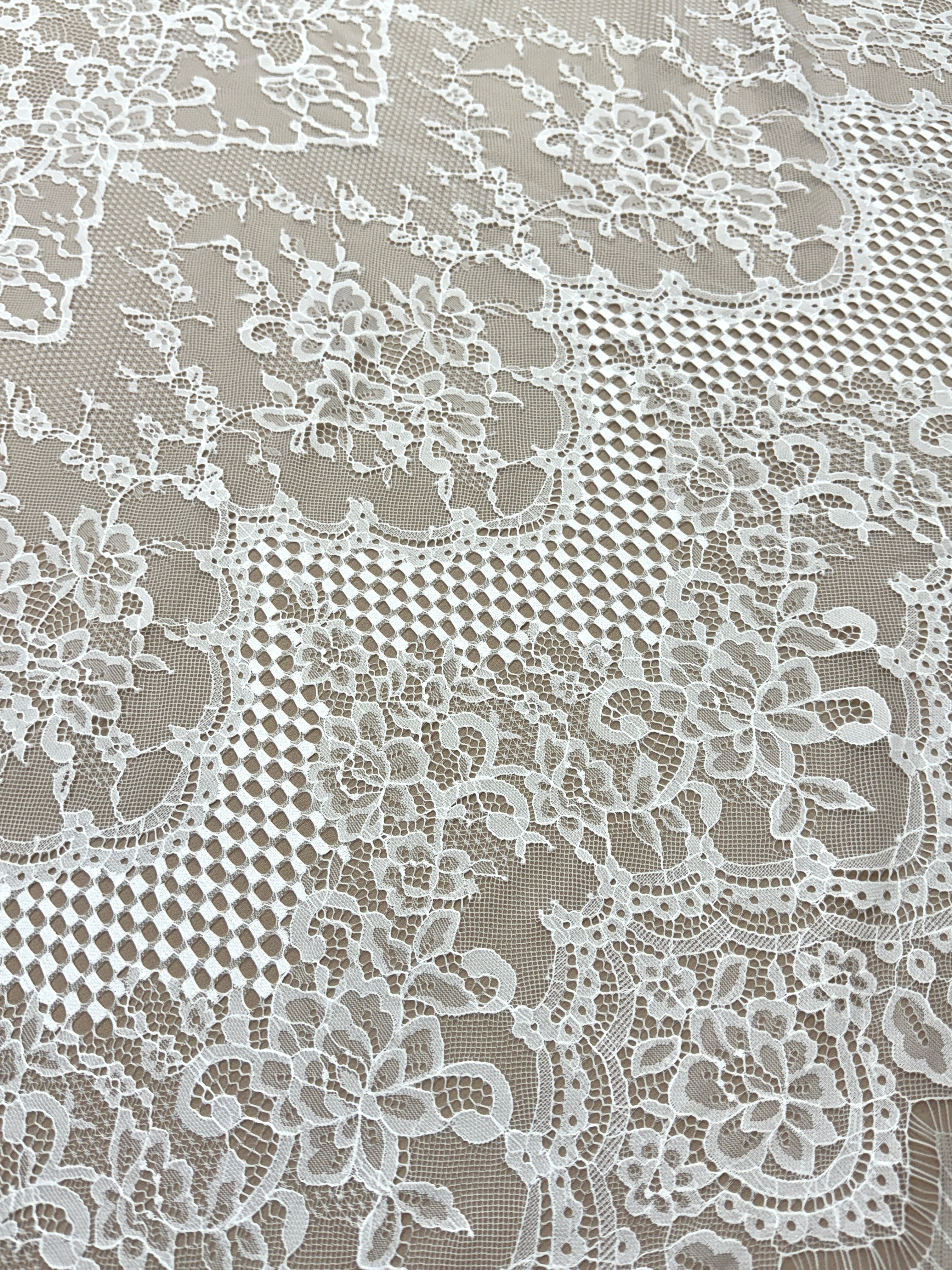 Dantela Chantilly Ivory - Cupon 3 m