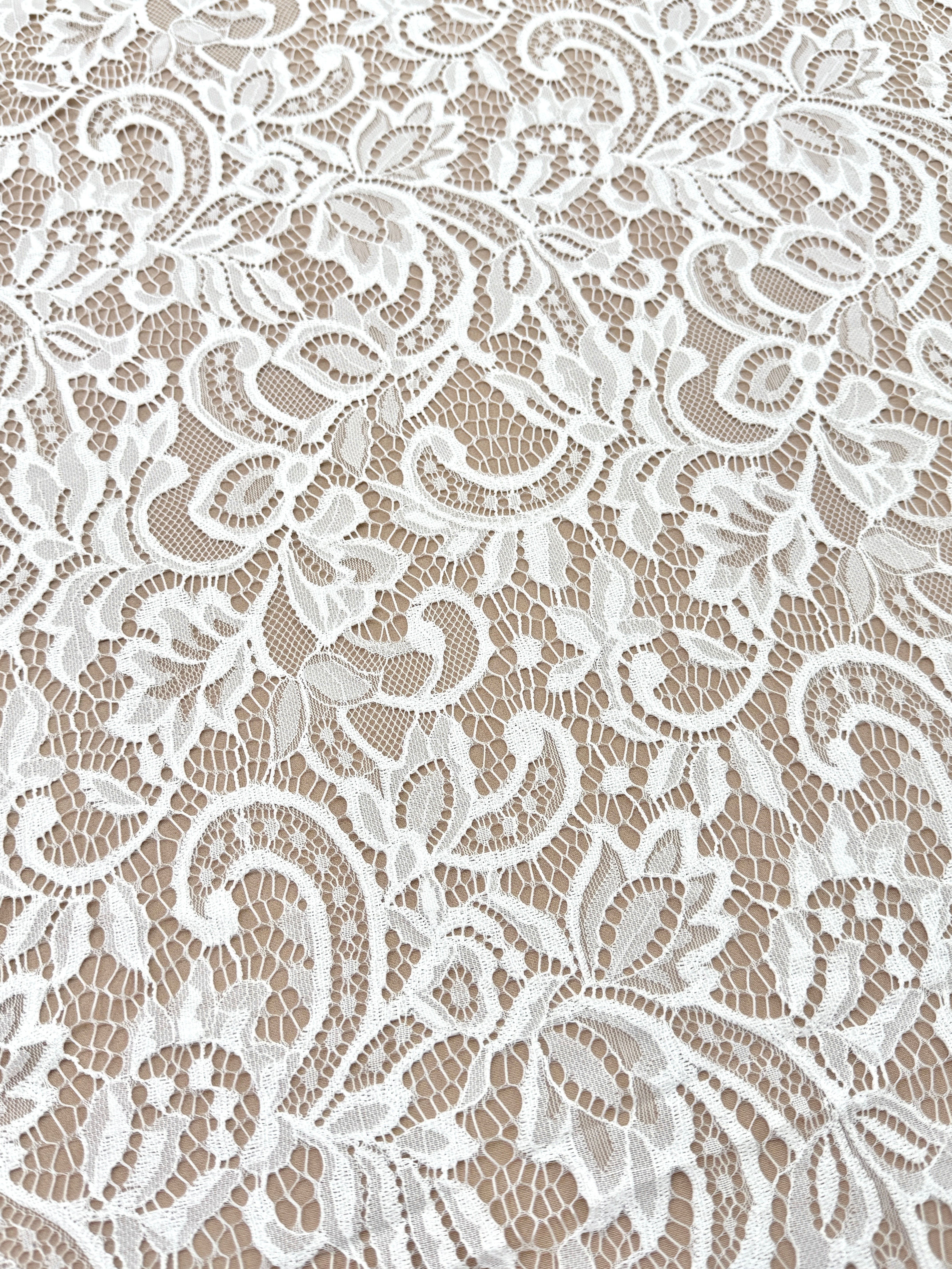 Csipke Chantilly Ivory - 3 m-es darab