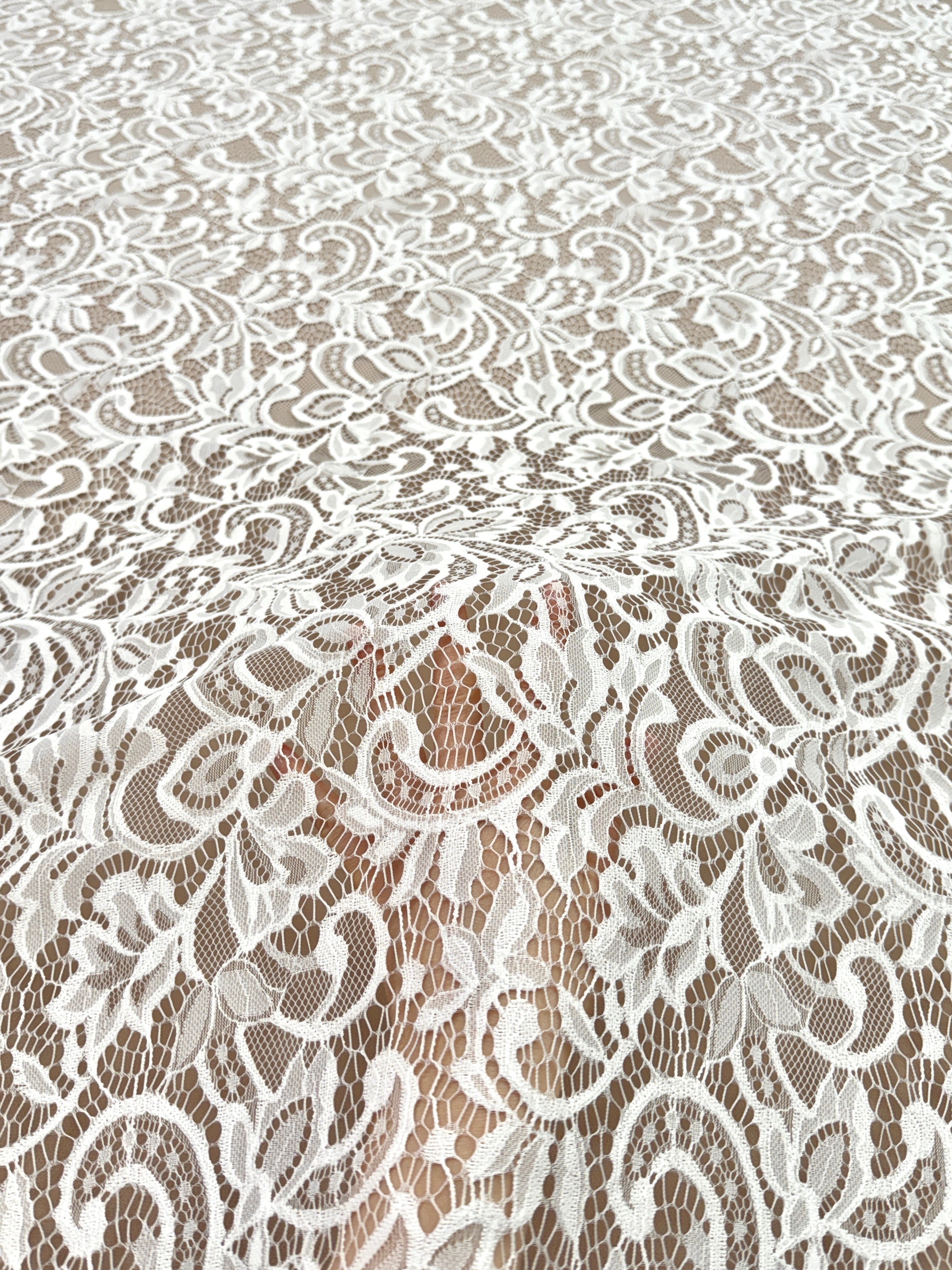 Csipke Chantilly Ivory - 3 m-es darab