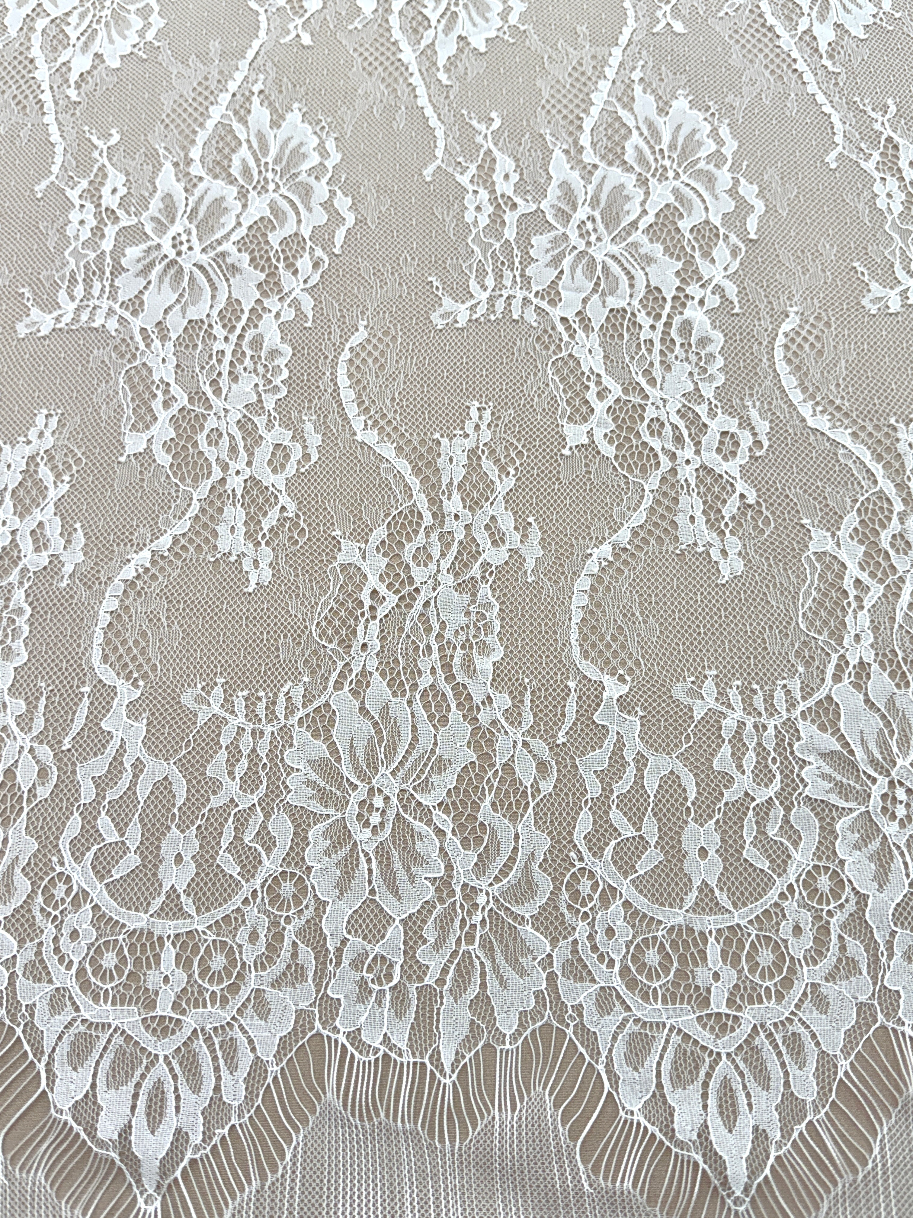 Dantela Chantilly Ivory - Cupon 3 m