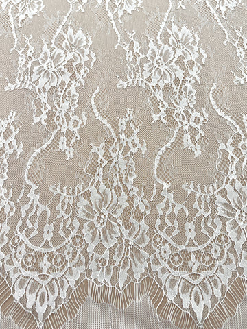 Csipke Chantilly Ivory - 3 m darab